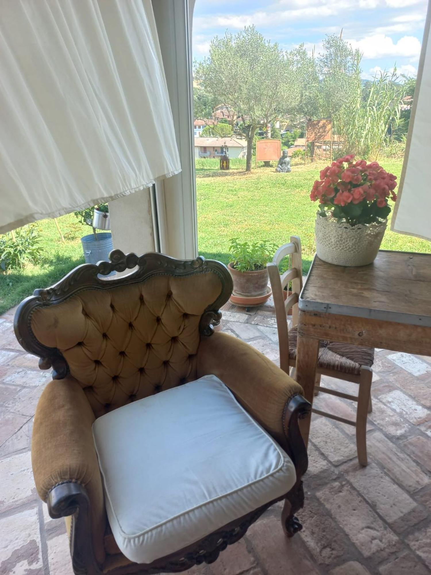 Beb Montefratta Bed & Breakfast Fratta Terme Eksteriør bilde